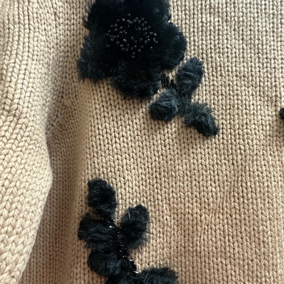 NWOT kate spade Tan Sweater with Black Floral Accents - Picture 2 of 6